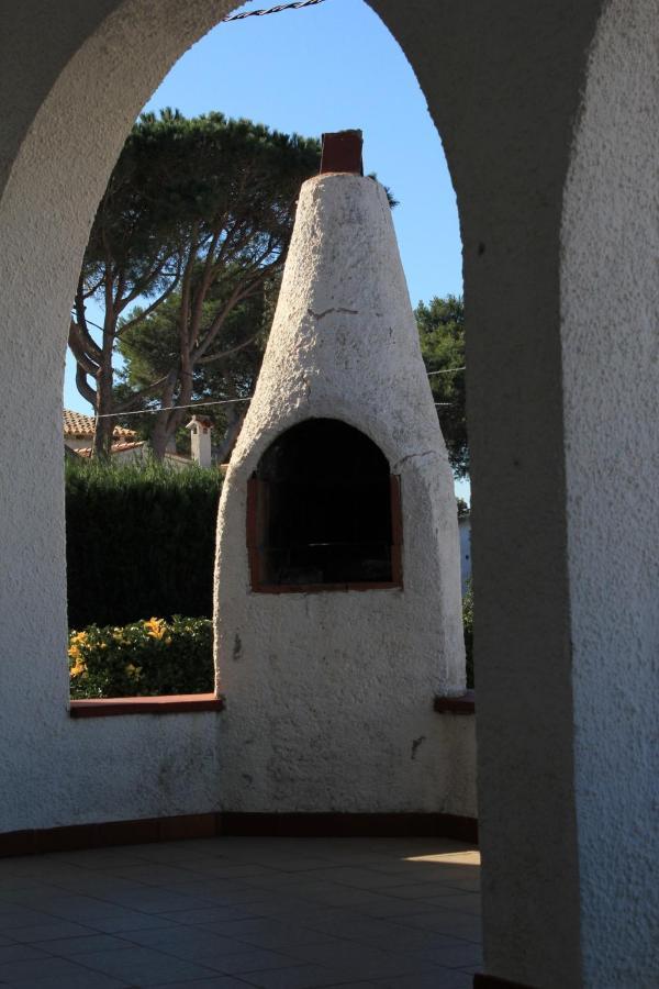 Les Roches Villa L' Escala Luaran gambar