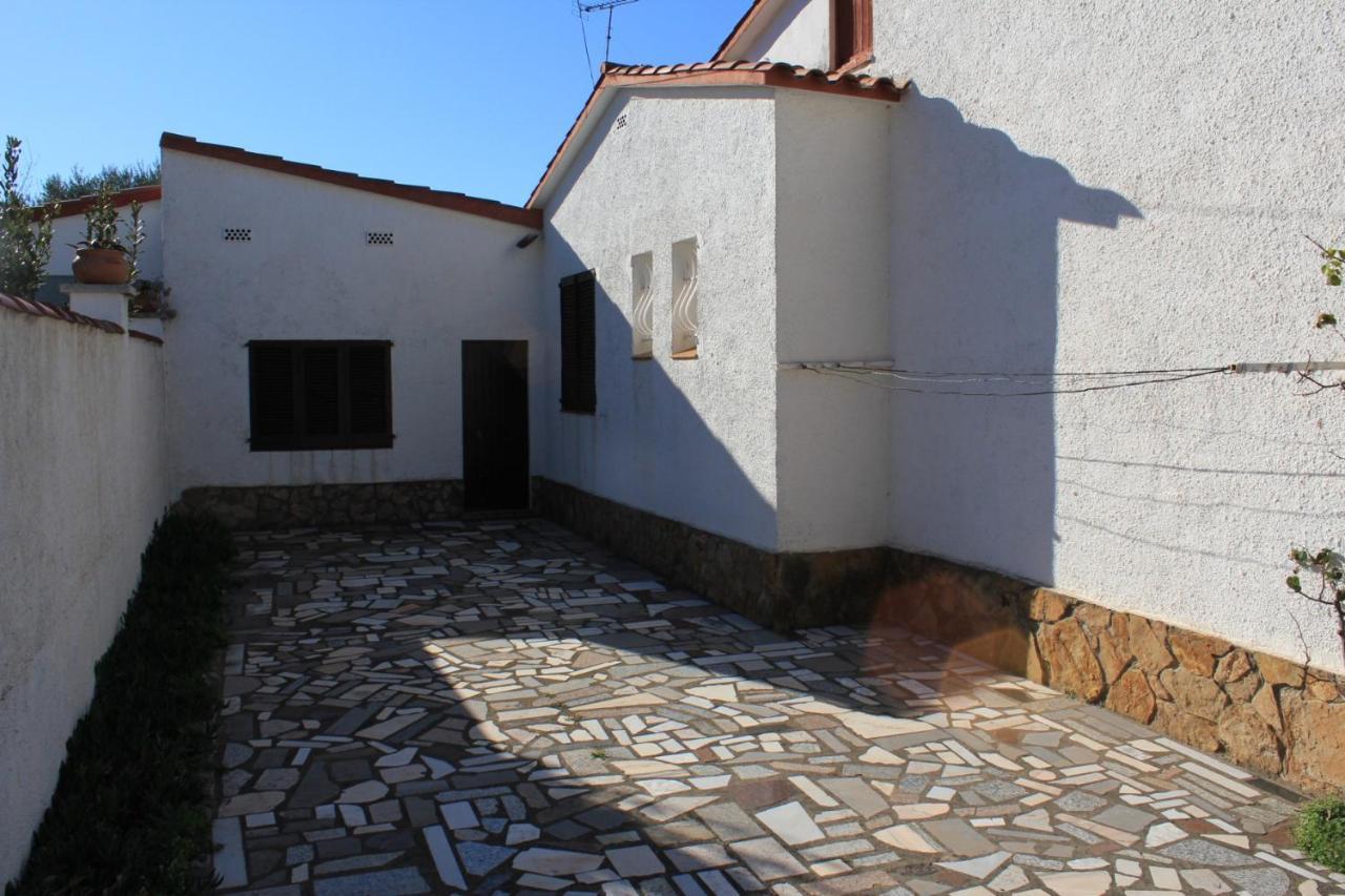 Les Roches Villa L' Escala Luaran gambar